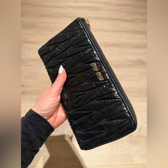 Black Leather Quilted Wallet clutch - Picture 9 of 10